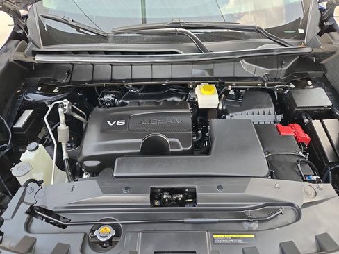 Certified 2022 Nissan Pathfinder Platinum w/ Cargo Package AWD/4WD image 40