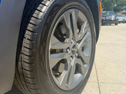 Used 2023 Kia Seltos LX AWD/4WD image 9