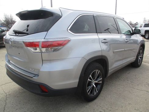Used 2016 Toyota Highlander XLE image 6