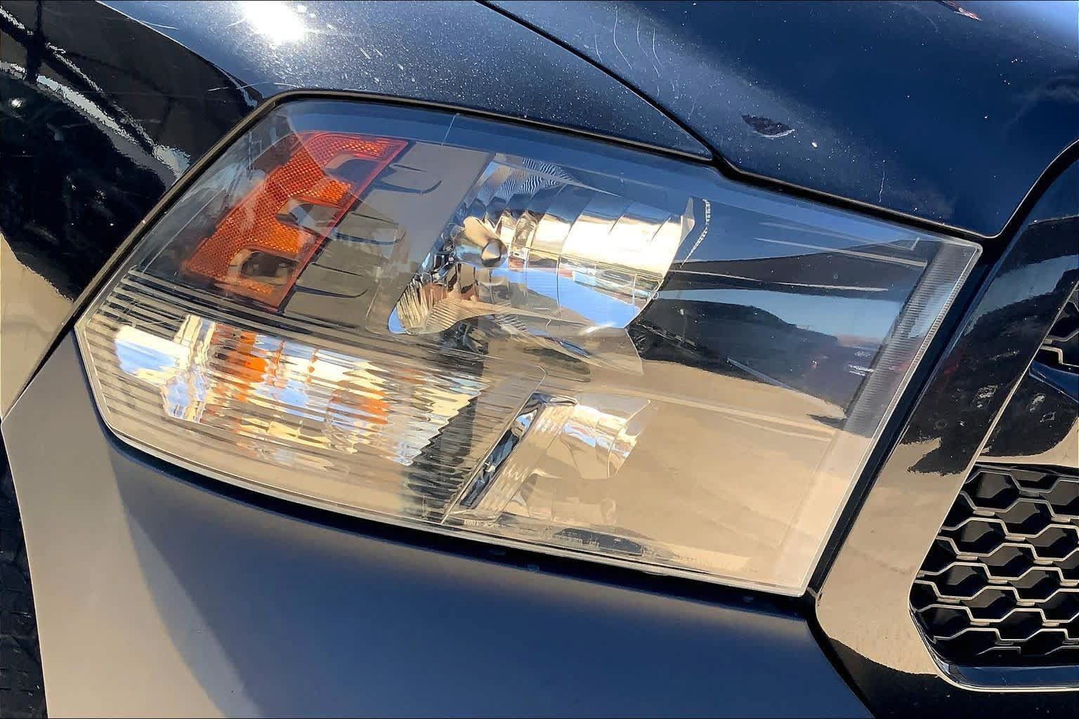 Used 2015 RAM 1500 Express RWD image 25