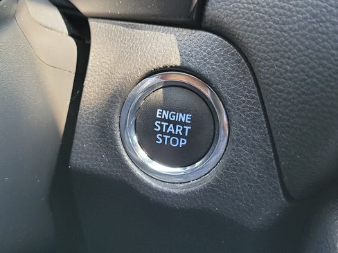 Certified 2021 Toyota RAV4 XLE FWD image 30