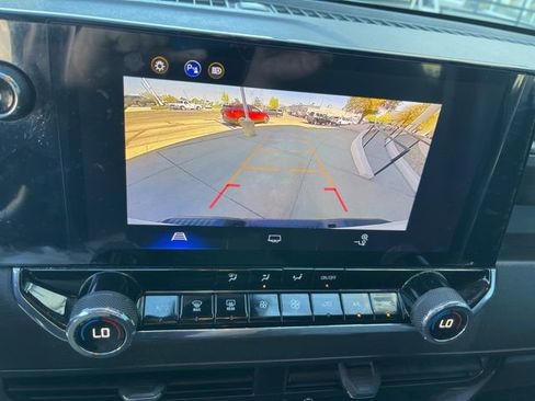 Used 2025 Chevrolet Colorado Trail Boss AWD/4WD image 11