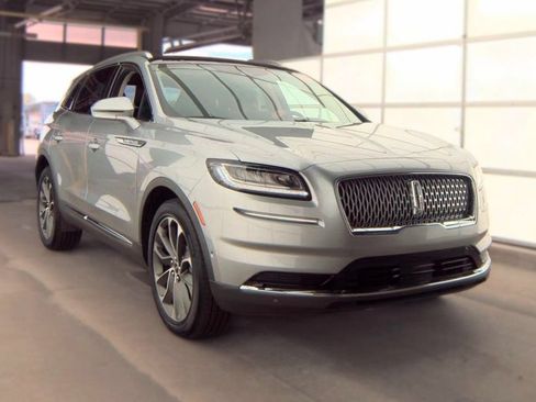 Used 2022 Lincoln Nautilus Reserve w/ Equipment Group 201A AWD/4WD image 3