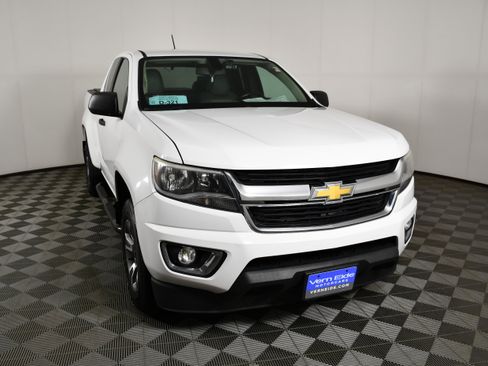 Used 2015 Chevrolet Colorado W/T RWD image 3