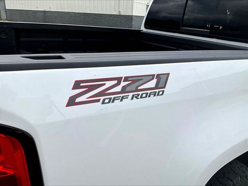 Used 2022 Chevrolet Colorado Z71 w/ Safety Package AWD/4WD image 27
