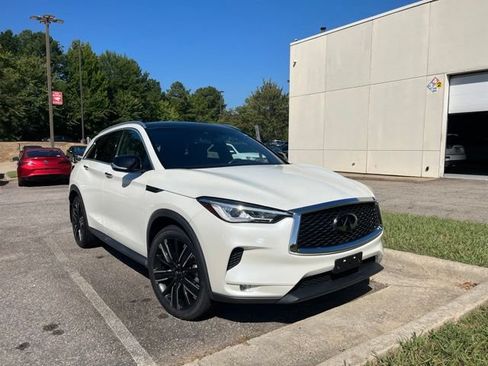 Used 2021 INFINITI QX50 Luxe w/ Appearance Package AWD/4WD image 2