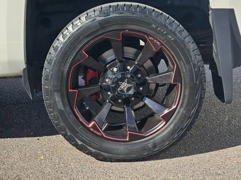 Used 2015 Chevrolet Silverado 1500 High Country w/ High Country Premium Package image 28