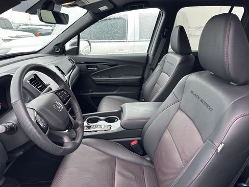 Used 2024 Honda Ridgeline Black Edition image 9