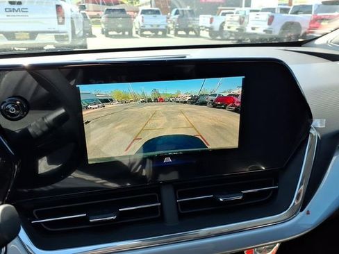 New 2026 Chevrolet Trax LT image 17