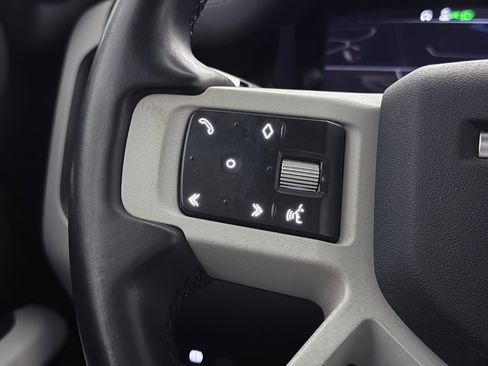 Used 2020 Land Rover Defender 110 First Edition image 40