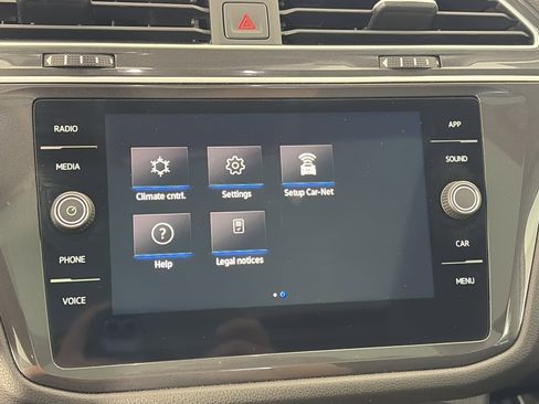 Used 2023 Volkswagen Tiguan SE w/ Panoramic Sunroof Package AWD/4WD image 19