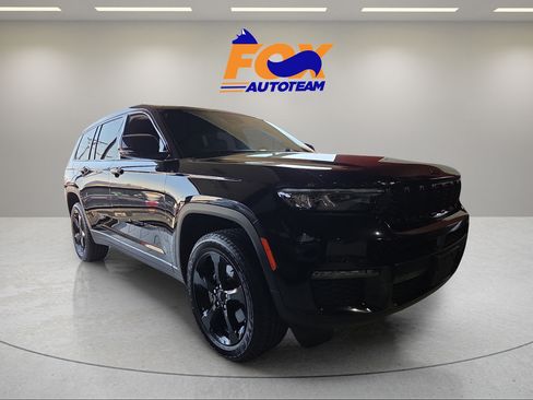 Used 2025 Jeep Grand Cherokee L Limited w/ Black Appearance Package RWD image 4