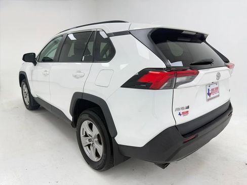 Used 2022 Toyota RAV4 XLE w/ Convenience Package FWD image 38