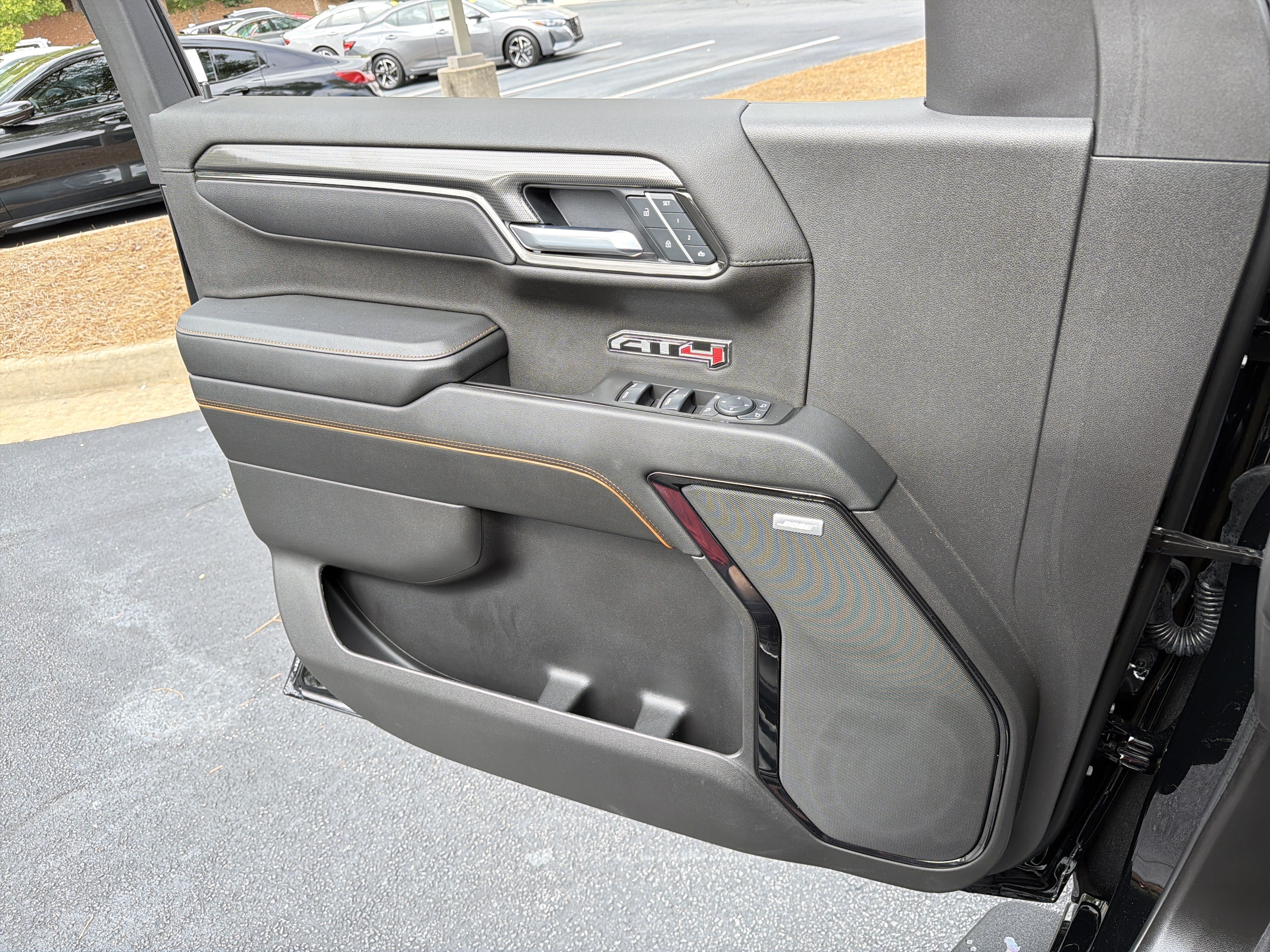 Used 2025 GMC Sierra 1500 AT4 w/ AT4 Premium Package AWD/4WD image 12