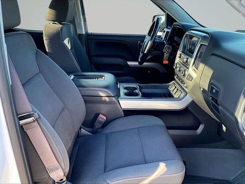 Used 2017 Chevrolet Silverado 1500 LT w/ Redline Edition AWD/4WD image 9
