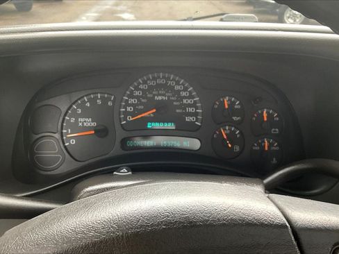 Used 2005 Chevrolet Avalanche Z71 w/ Sun And Sound Package AWD/4WD image 14