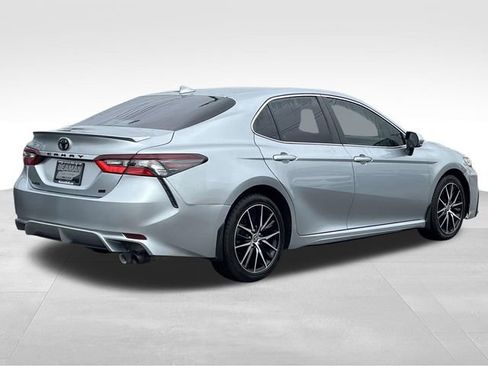 Used 2024 Toyota Camry SE image 7