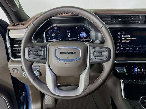 Certified 2025 GMC Sierra 1500 Denali image 12