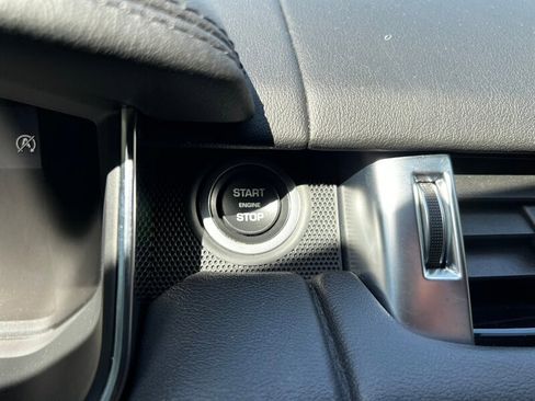 Used 2019 Land Rover Range Rover Sport HSE AWD/4WD image 39