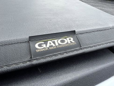 Used 2021 Jeep Gladiator Willys image 39