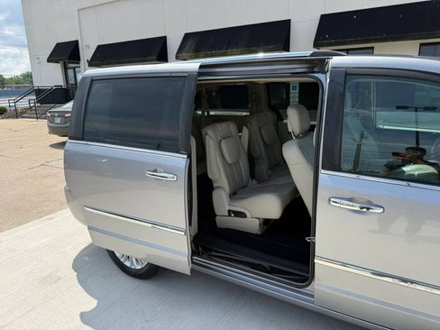 Used 2013 Chrysler Town & Country Limited w/ Luxury Group FWD image 25