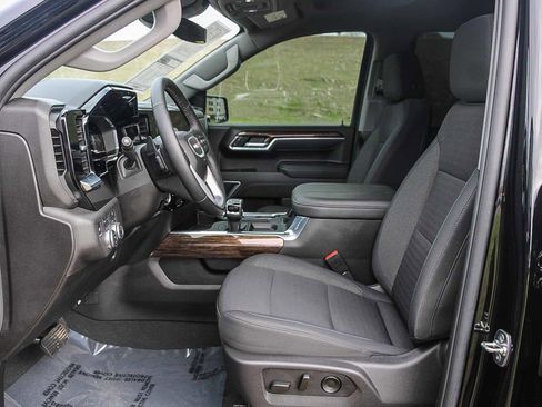 Used 2025 GMC Sierra 1500 Elevation w/ Preferred Package image 17