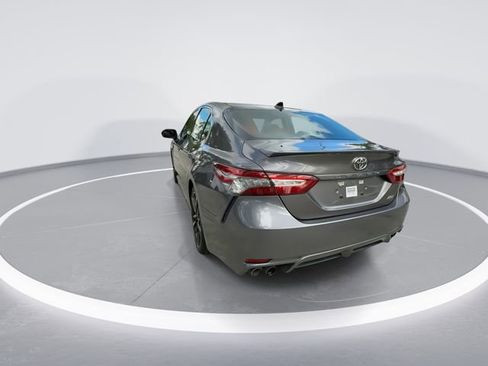 Used 2019 Toyota Camry XSE image 6