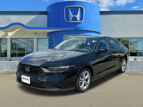 Used 2023 Honda Accord LX image 3