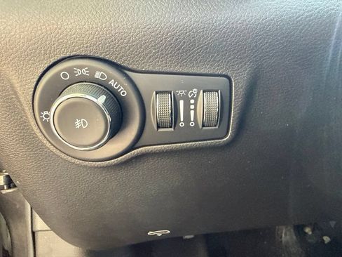 Used 2023 Jeep Compass Latitude w/ Sun and Sound Group AWD/4WD image 24