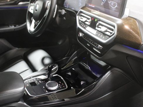 Used 2024 BMW X4 xDrive30i w/ Parking Assistance Package AWD/4WD image 7