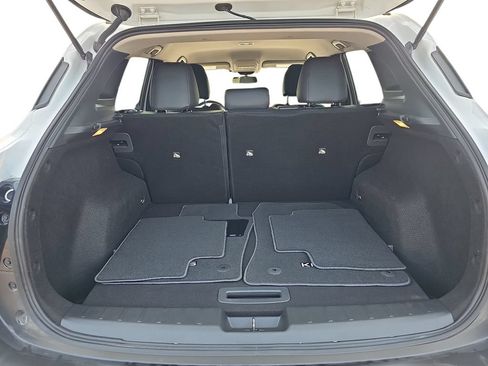 Used 2026 Nissan Kicks SR FWD image 28
