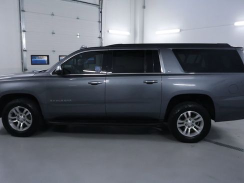 Used 2019 Chevrolet Suburban LT image 4