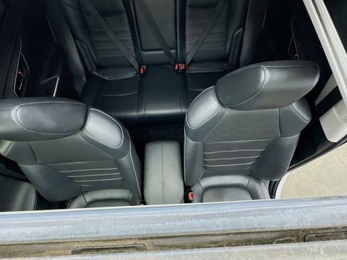 Used 2021 Toyota RAV4 Limited image 12