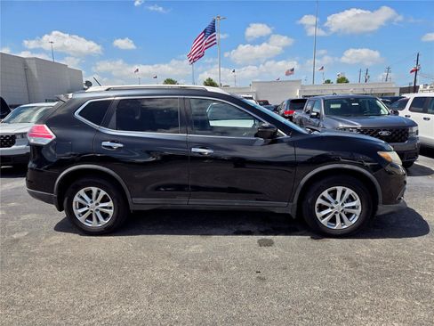 Used 2016 Nissan Rogue SV w/ SV Premium Package FWD image 3
