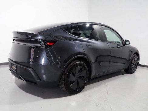 Used 2026 Tesla Model Y 2WD image 7
