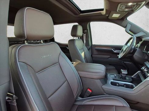 Used 2026 GMC Sierra 1500 Denali w/ Denali Reserve Package AWD/4WD image 14