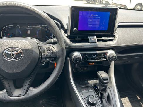 Used 2025 Toyota RAV4 LE AWD/4WD image 18