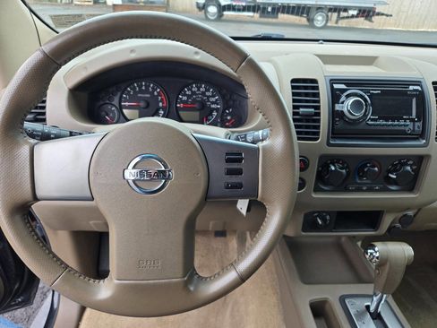 Used 2005 Nissan Frontier LE w/ (J01) Sunroof Pkg image 17
