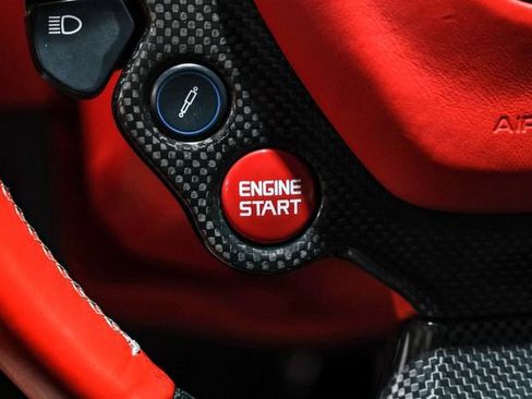 Used 2018 Ferrari California T image 27