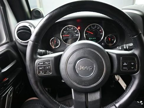 Used 2013 Jeep Wrangler Unlimited Sahara w/ Dual Top Group AWD/4WD image 8
