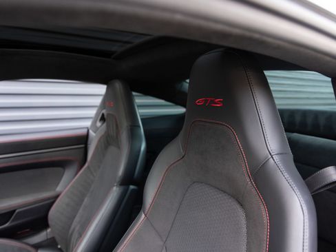 Certified 2025 Porsche 911 Carrera GTS RWD image 25