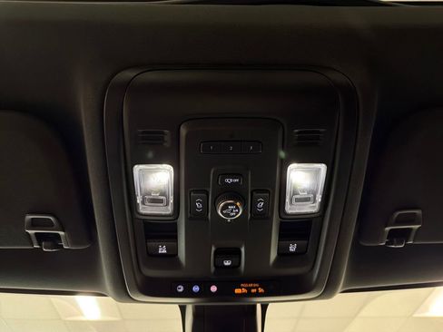 Used 2022 GMC Yukon SLT w/ SLT Premium Package RWD image 18