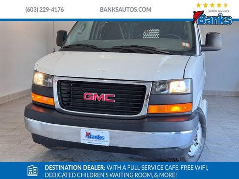 Used 2024 GMC Savana 2500 w/ Driver Convenience Package image 3