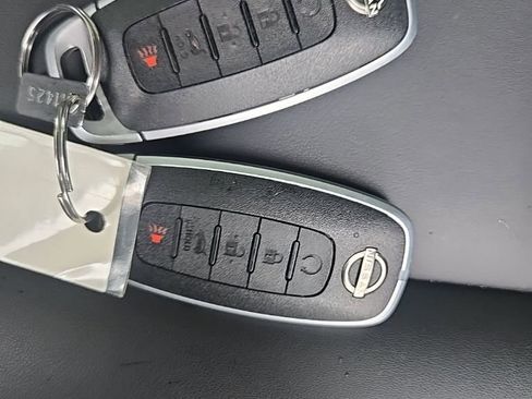 Used 2023 Nissan Rogue SV w/ SV Premium B Package image 44