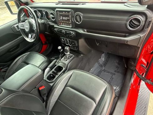 Used 2020 Jeep Gladiator Overland AWD/4WD image 18