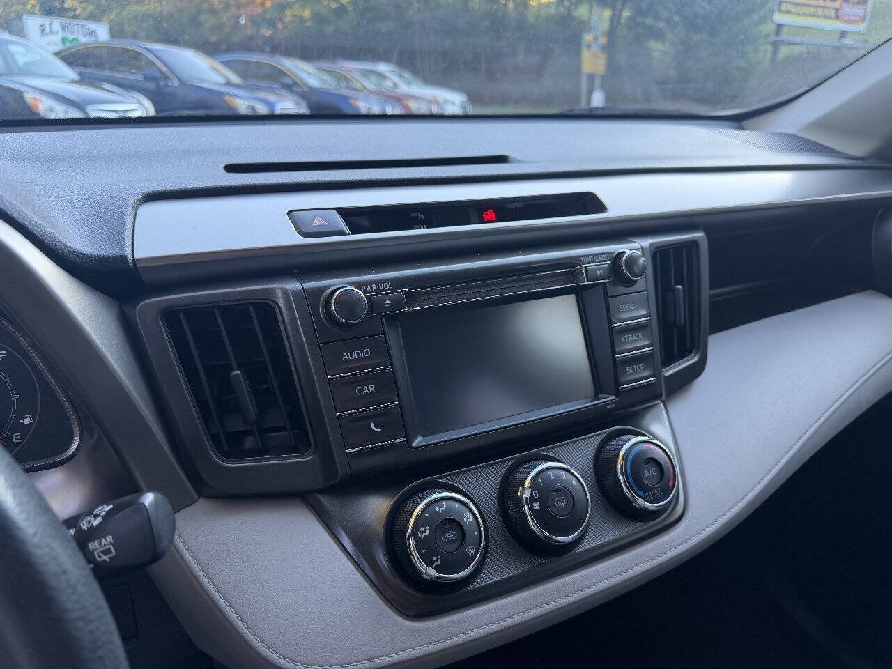 Used 2015 Toyota RAV4 LE AWD/4WD image 8