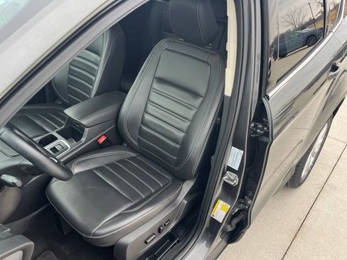 Used 2019 Ford Escape SEL image 12