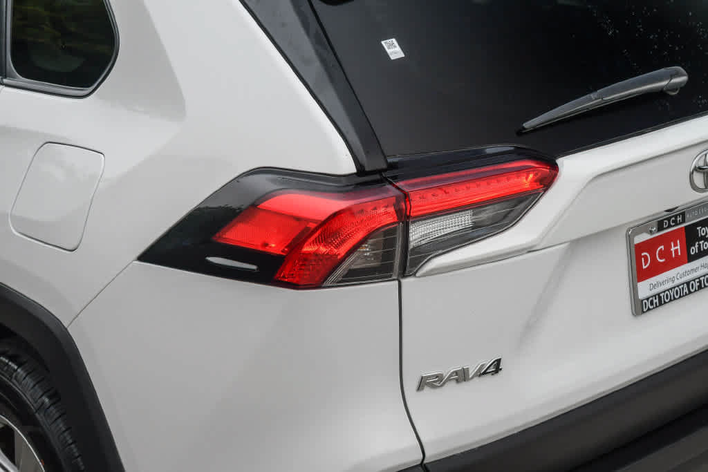 Used 2025 Toyota RAV4 XLE AWD/4WD image 7