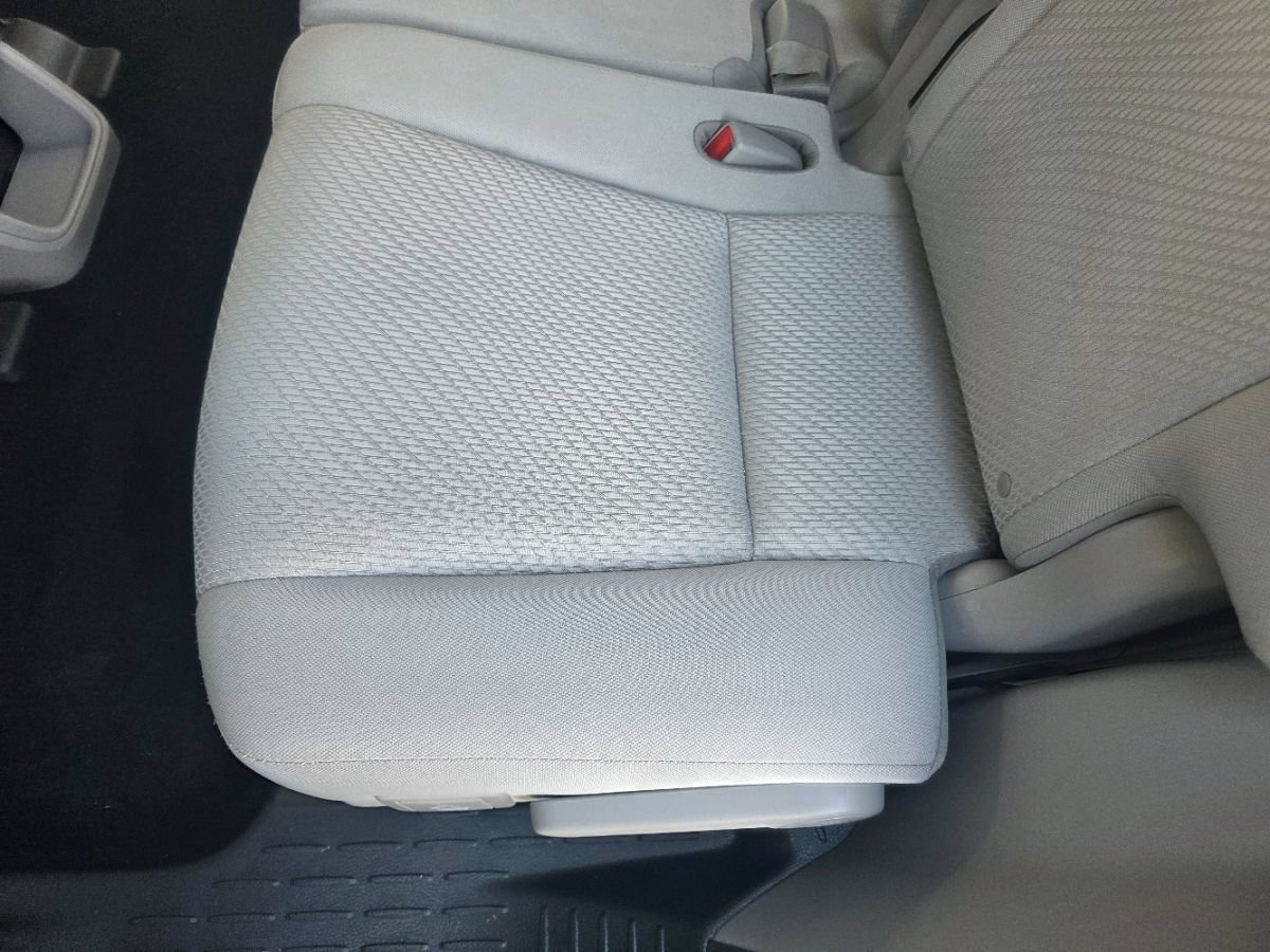 Used 2016 Toyota Highlander LE FWD image 24
