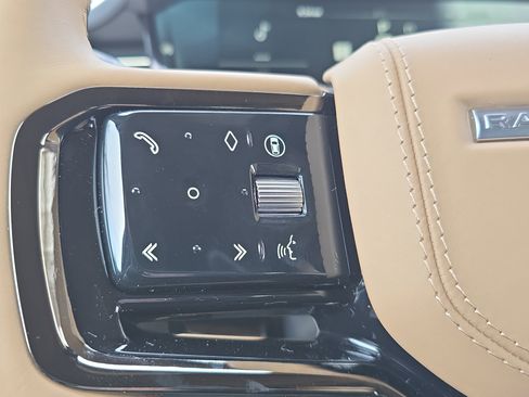 New 2026 Land Rover Range Rover Sport Dynamic SE AWD/4WD image 17